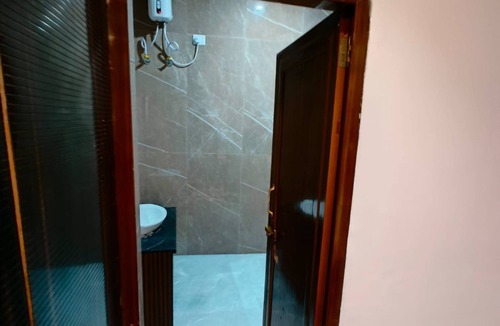 Bareilly Hotel | The Royal Hotel