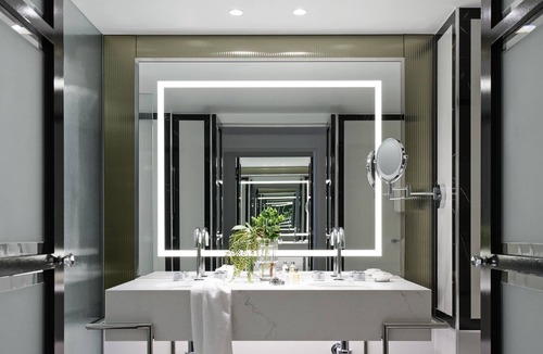 Melbourne Hotel | The Royce