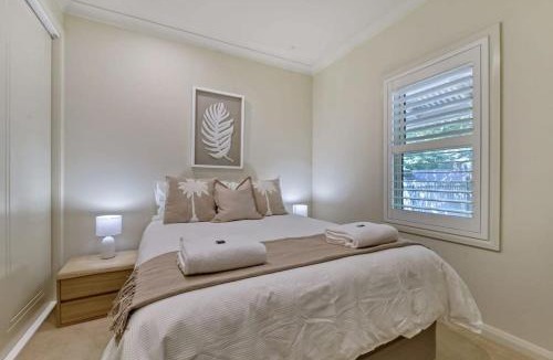 Orange Apartment | The Sampson Haven - Luxe CBD Getaway, Dog Friendly