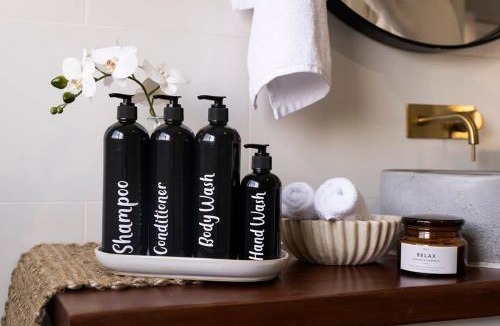 Orange Apartment | The Sampson Haven - Luxe CBD Getaway, Dog Friendly