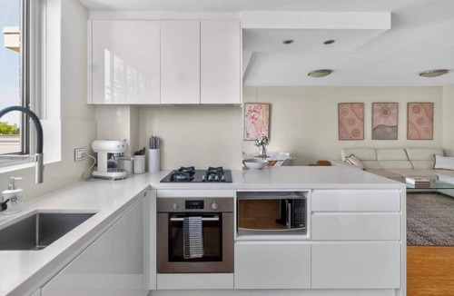 Bondi Junction Apartment | The Serene Urban Retreat | Harbour Views & Pool
