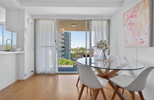 Bondi Junction Apartment | The Serene Urban Retreat | Harbour Views & Pool