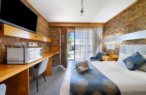 Echuca Hotel | The Settlement Historic Hotel