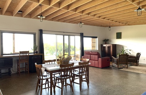 Jerrara Cabin | "The Shedio" On Saddleback