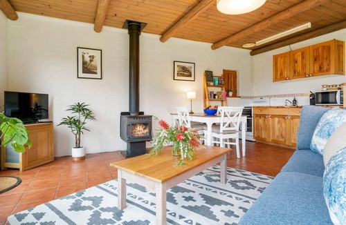 Kettering House | The Studio - A picturesque couples cottage at Herons Rise Vineyard