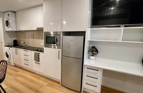 Annerley Apartment | The Studio @ Annerley - Near CBD Transport & Shops