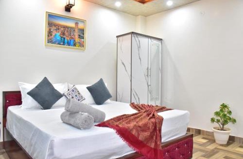 Dharampur Apartment | The Toy Train View 3BHK Villa With Pvt Balcony
