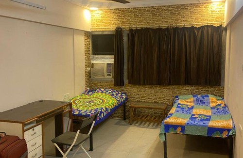 Goregaon West Hostel | The Vibe Stays