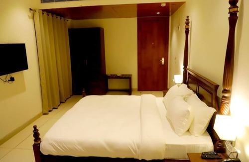 Vrindavan Hotel | The Vrindwoods