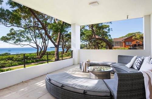 Vincentia House | The White House: Luxury on the beach