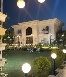 Noida Villa | The White Lilly
