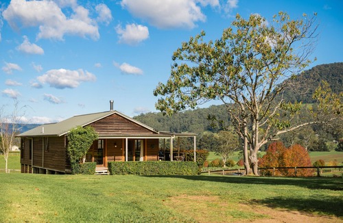 Barrengarry Cottage | The Willows - Book 2 nights + stay a 3rd night for free incl wine + cheese board
