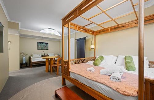 Haymarket Apartment | The Woodtopia | CBD | Parking | Gym | Pool
