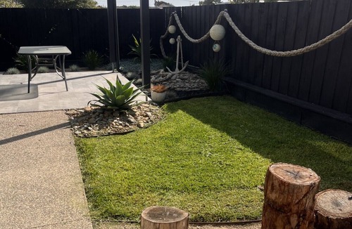 St Leonards House | This beautiful home is only a short 5-minute walk to the beach, pier, pub.