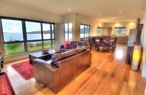 Dover Apartment | Tides Reach, absolute waterfront