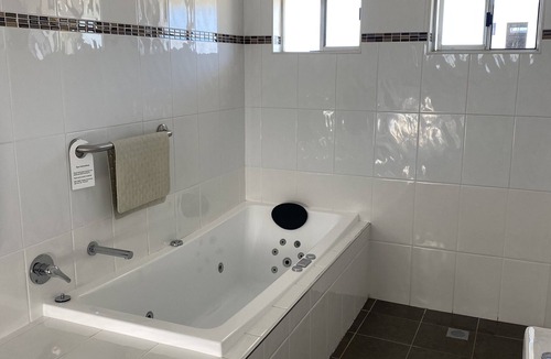 Wauchope Hotel | Timbertown Motel