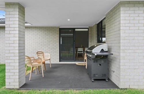 Cessnock House | Time Out Haven Winery Escape & Space