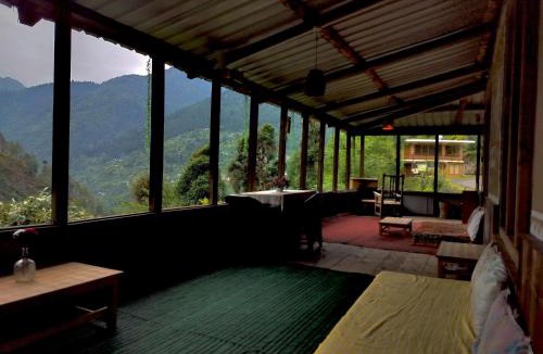 Banjar House | Tirthan Ecostay