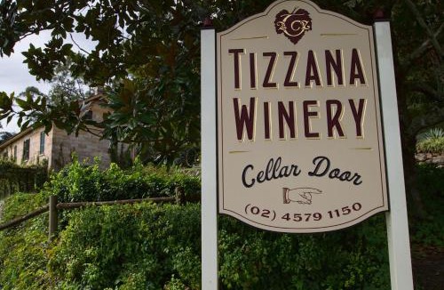 Ebenezer Bed & Breakfast | Tizzana Winery Bed and Breakfast