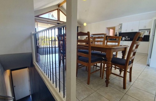 Marion Bay House | Top Deck - Very Comfortable two Story Holiday Home