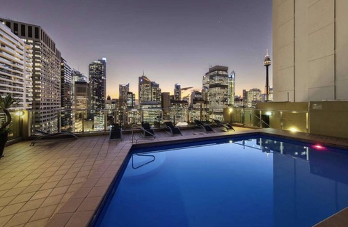 Darlinghurst Apartment | Top Floor Sydney Hyde Park with Balcony & Views