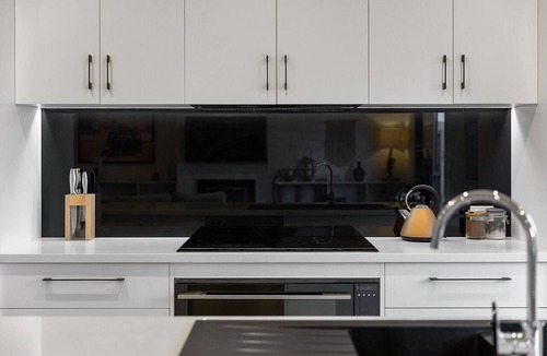 Torquay House | TORQUAY Beach + Table Tennis