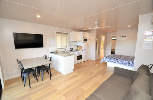 Patho RV Rental | Torrumbarry Weir Holiday Park