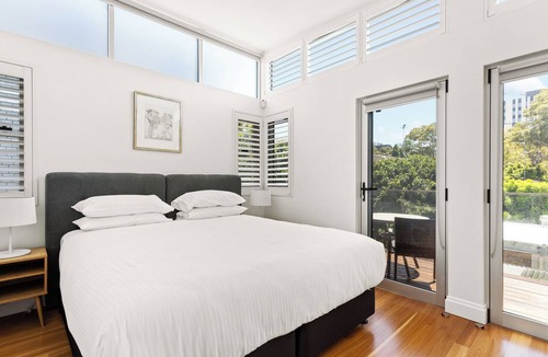 Randwick Apartment | Tranquil 2BR Unit near Hospitals & UNSW with King Beds, Balcony, and Free WiFi