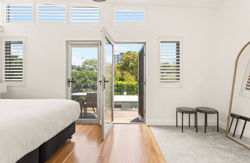 Randwick Apartment | Tranquil 2BR Unit near Hospitals & UNSW with King Beds, Balcony, and Free WiFi