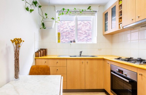 Parkville Apartment | Tranquil North Melbourne Stay with Patio & Parking