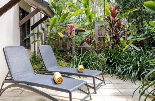 Craiglie Apartment | Tranquil Waters One Bedroom Apartment in the tropics