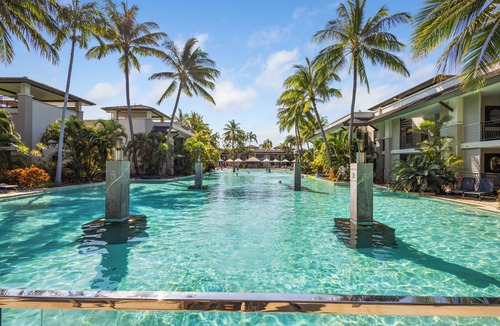 Craiglie Apartment | Tranquil Waters One Bedroom Apartment in the tropics