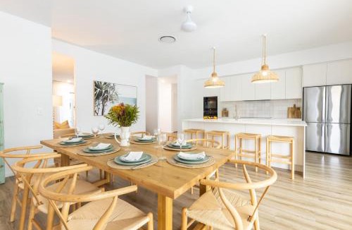 Mooloolaba House | Tranquil Whitehaven Retreat in Mooloolaba