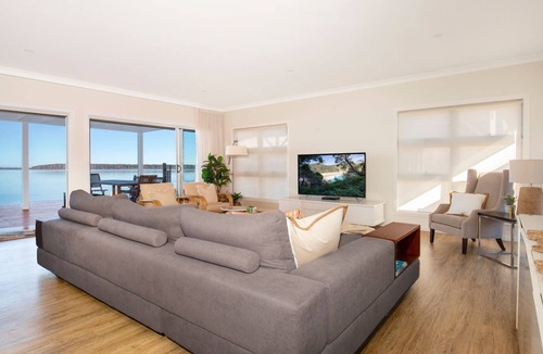 St. Georges Basin House | Tranquility Beach House by Experience Jervis Bay