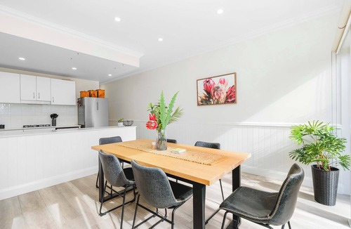 Wagga Wagga Apartment | Travers Townhouse - Close to CBD, Gated Community