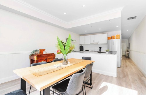 Wagga Wagga Apartment | Travers Townhouse - Close to CBD, Gated Community