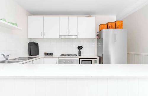 Wagga Wagga Apartment | Travers Townhouse - Close to CBD, Gated Community