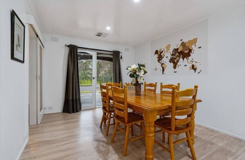 Donvale House | Tree-Lined Donvale Nature Family Getaway