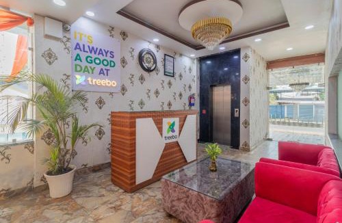 Bullawala Hotel | Treebo Arya Palace With Swimming Pool