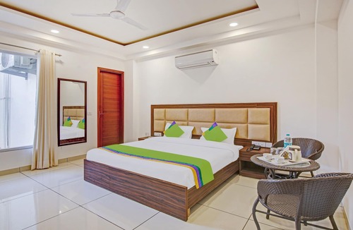 Noida Hotel | Treebo Aviraj Inn