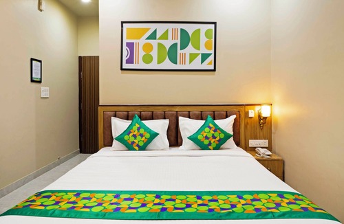 Amer Fort Road Hotel | Treebo Fort Mountview Jalmahal
