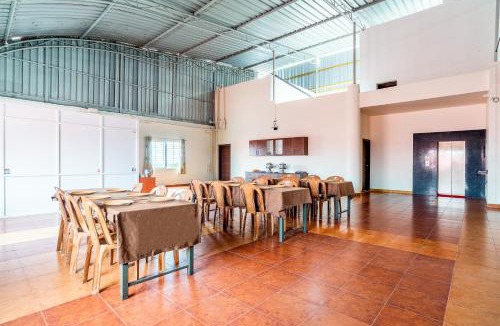 Adyar Hotel | Treebo Pappilon Palace - PVS Circle