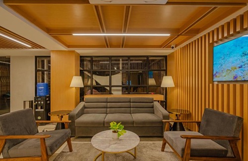 Hyderabad Hotel | Treebo Premium D Consulate, Near US Consulate
