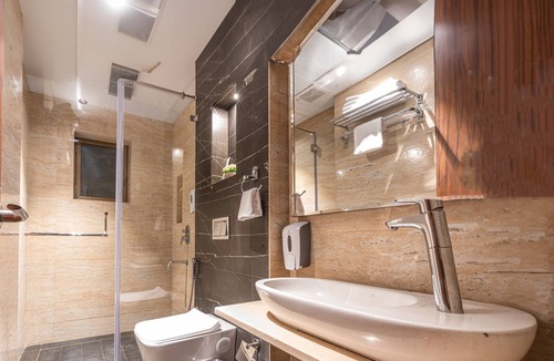 Thane West Hotel | Treebo Premium Heritage Grand, Thane