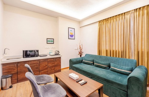 Andheri East Hotel | Treebo Premium Widlor Boutique