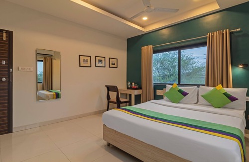 Wagholi Hotel | Treebo Tulip Comfort