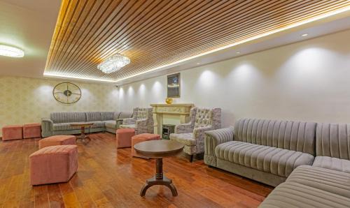 Ooty Hotel | Treebo Windsor Heights, 8 Mins To Ketti Valley View Point