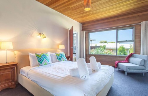 Eagle Bay House | TreeHaus I Private Properties