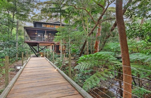 Pearl Beach House | Treetops by HolidayCo.