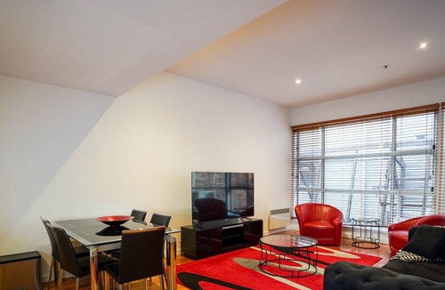 North Melbourne House | Tri Level townhouse in prime North Melbourne